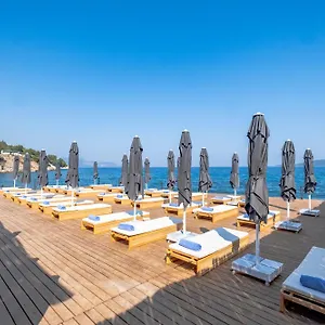Isolina Hotel